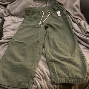 Green, wide-leg pant new with tags